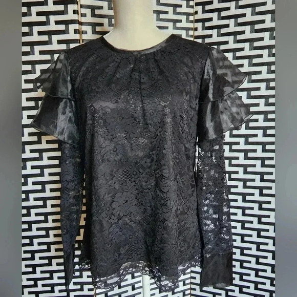 Rachel Parcell ruffle shoulder lace blouse size Medium New Black - Picture 4 of 15